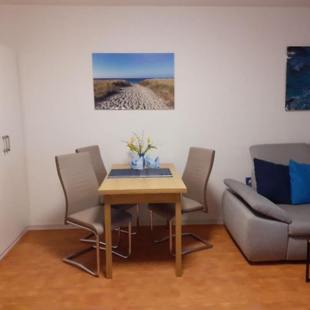 Aquamarin - Charmantes Appartement Mit Balkon Rostock Ngoại thất bức ảnh
