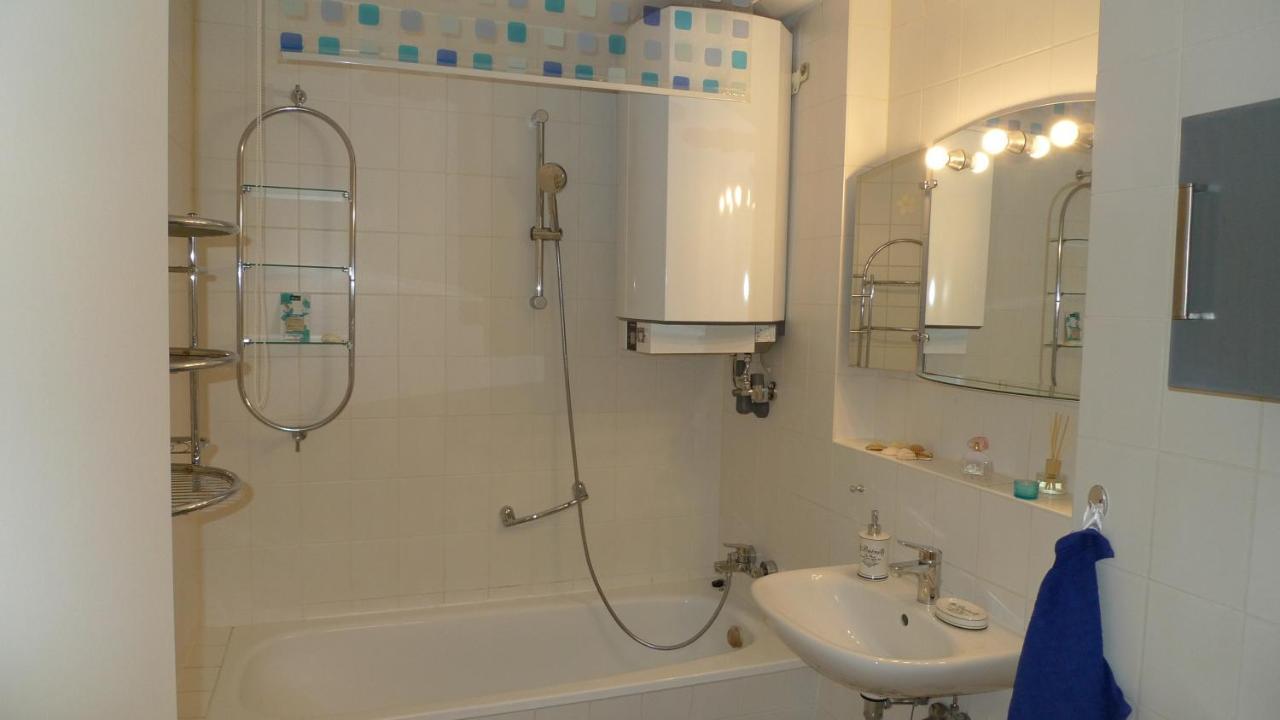 Aquamarin - Charmantes Appartement Mit Balkon Rostock Ngoại thất bức ảnh