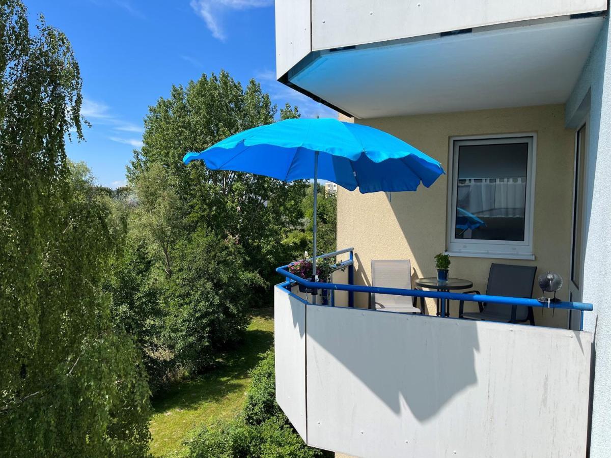 Aquamarin - Charmantes Appartement Mit Balkon Rostock Ngoại thất bức ảnh