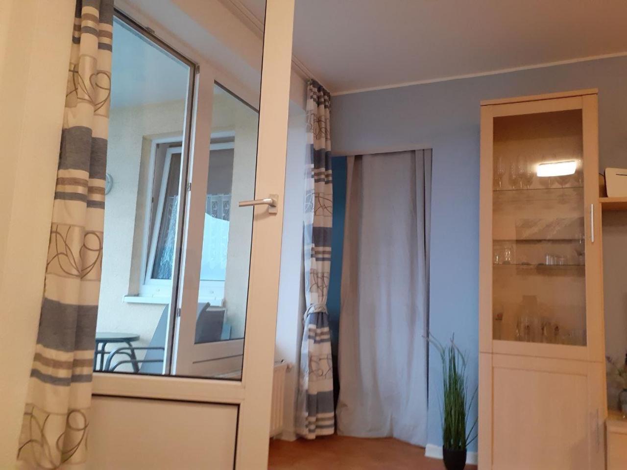 Aquamarin - Charmantes Appartement Mit Balkon Rostock Ngoại thất bức ảnh